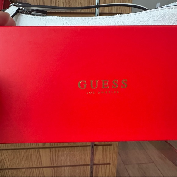 GUESS Black Card Holder and Heart Keychain Set - Picture 3 of 3